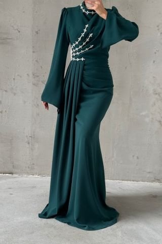 Satin Hijab Abendkleid mit enger Taille