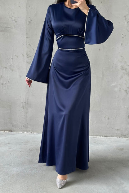 Satin Hijab Abendkleid mit enger Taille