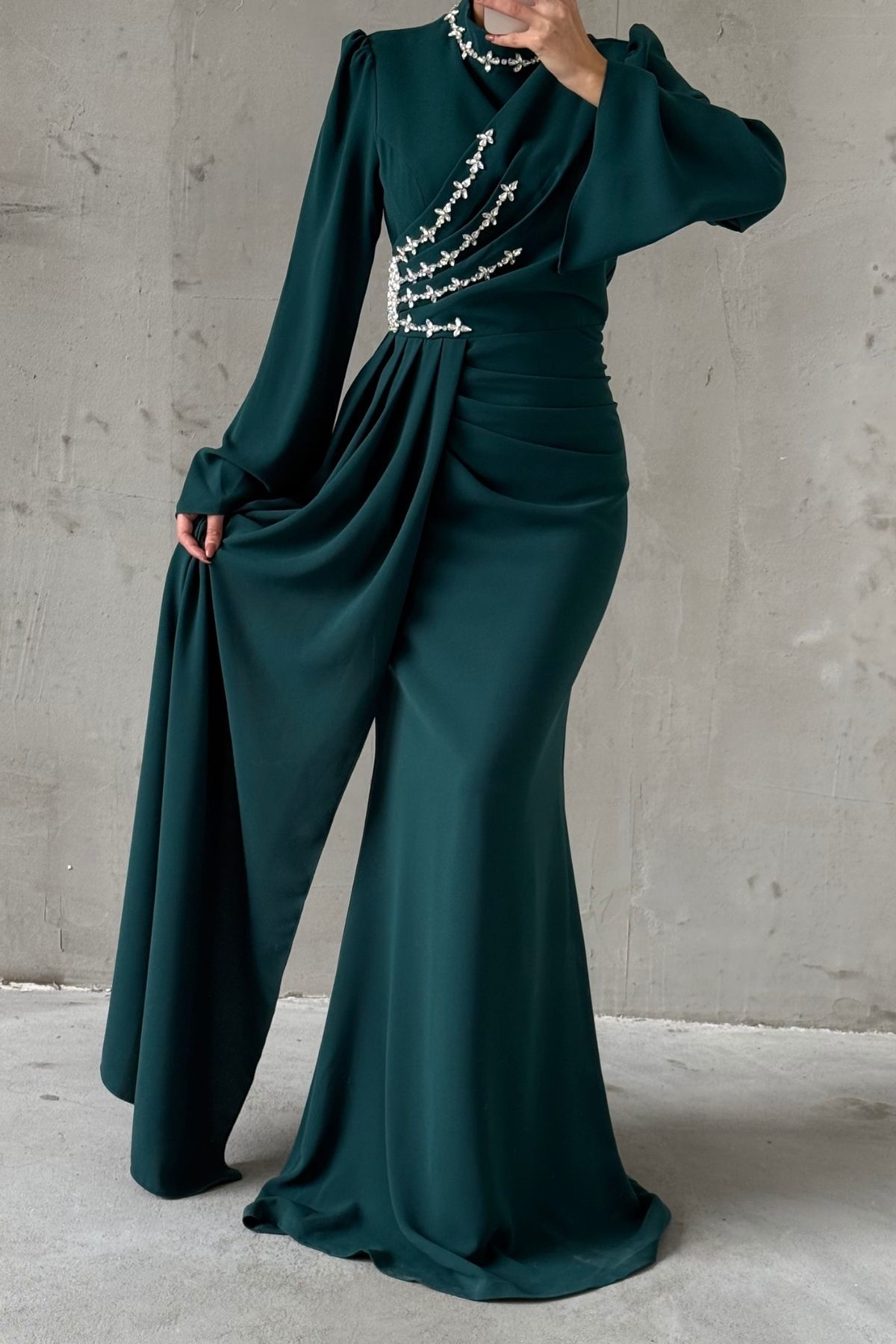 Crêpe Abendkleid mit Steindetails