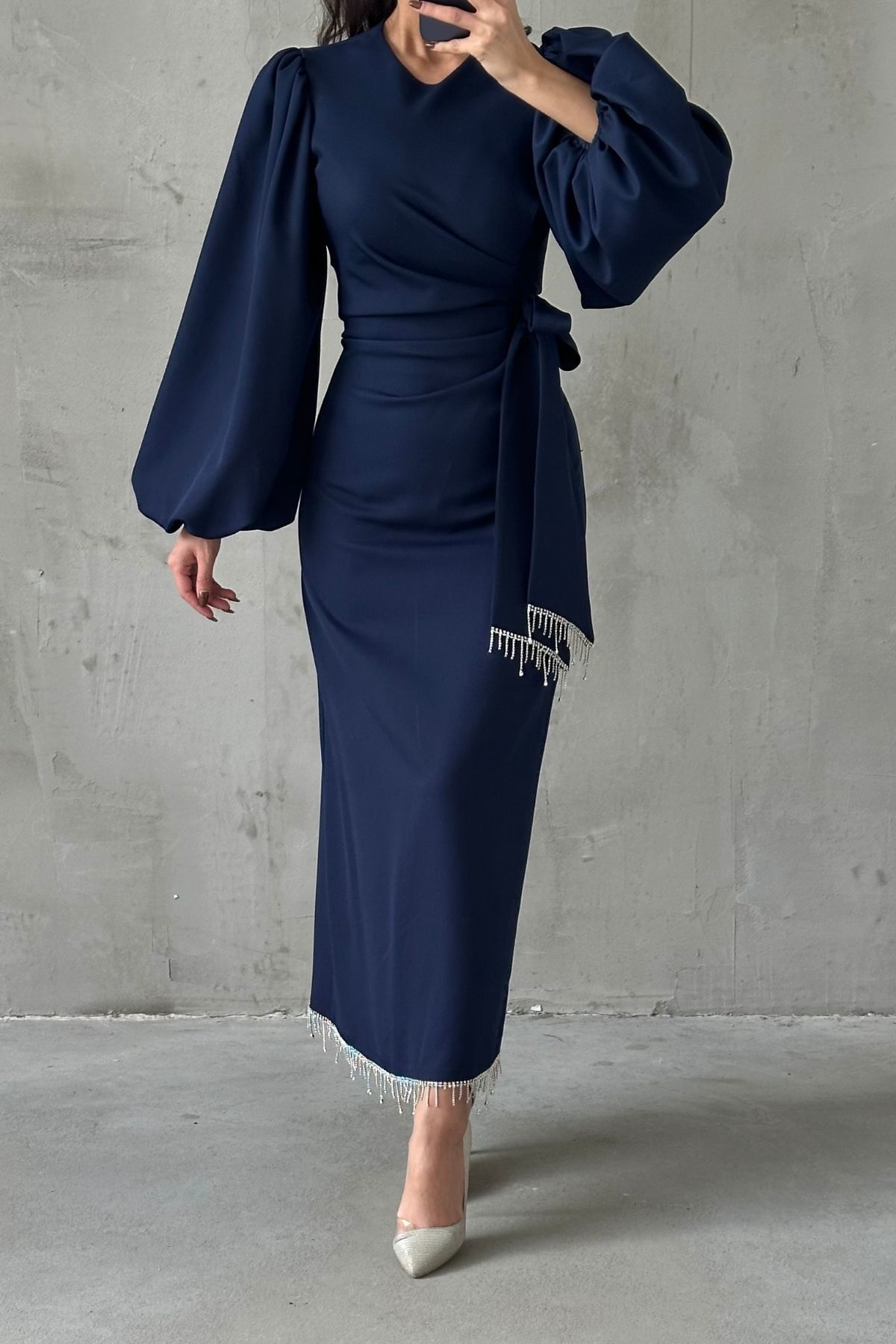 Hijab mit detaillierter Taille aus Crêpe