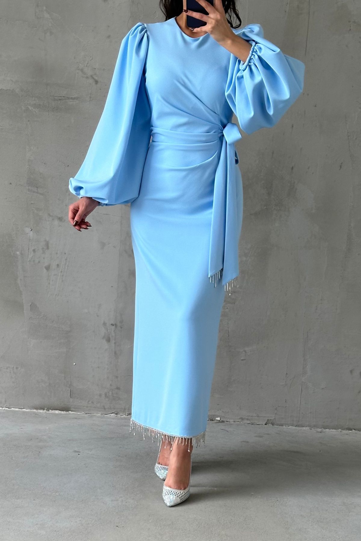 Hijab mit detaillierter Taille aus Crêpe