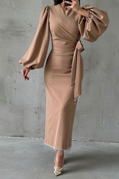 Hijab mit detaillierter Taille aus Crêpe