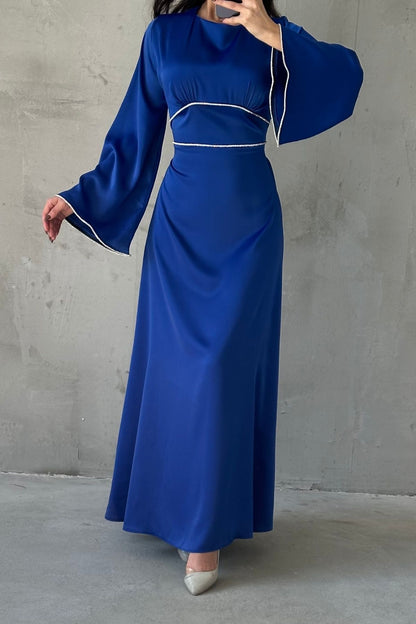 Satin Hijab Abendkleid mit enger Taille